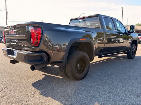 Used 2022 GMC Sierra 3500 Denali w/ Denali Ultimate Package AWD/4WD image 7