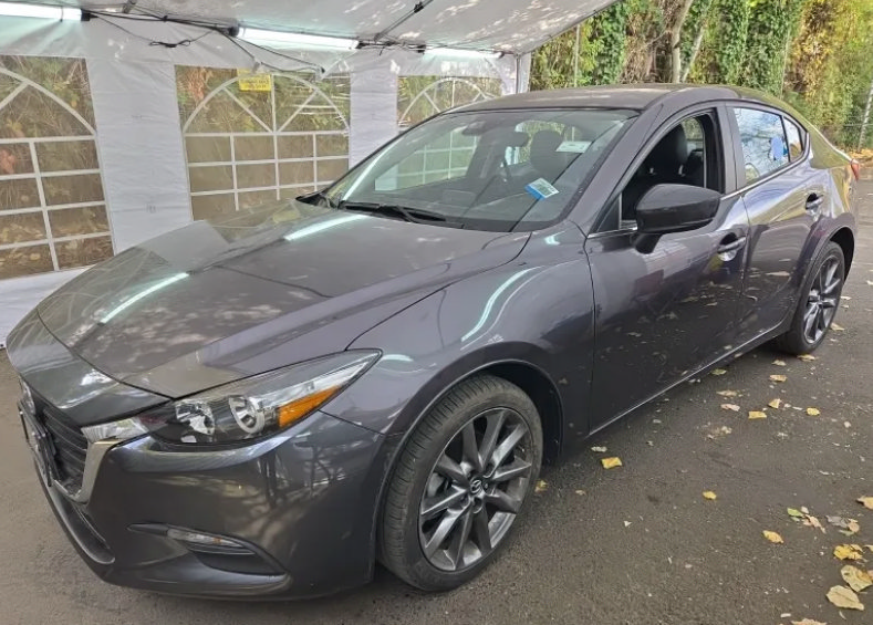 Used 2018 MAZDA MAZDA3 Touring FWD image 4