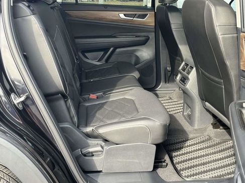 Used 2024 Volkswagen Atlas SE w/ Panoramic Sunroof Package image 24