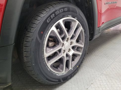Used 2018 Jeep Compass Latitude w/ Popular Equipment Group FWD image 31