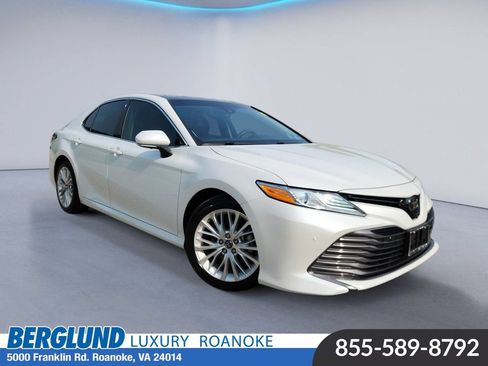 Used 2018 Toyota Camry XLE w/ Driver Assist Package FWD image 1