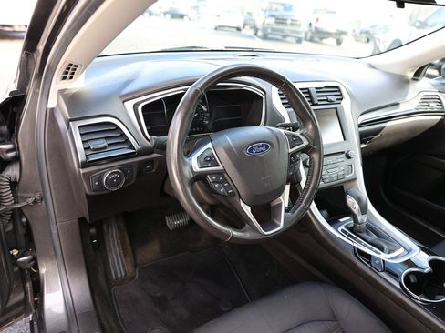 Used 2016 Ford Fusion SE image 15