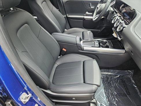 Certified 2025 Mercedes-Benz GLA 250 image 19