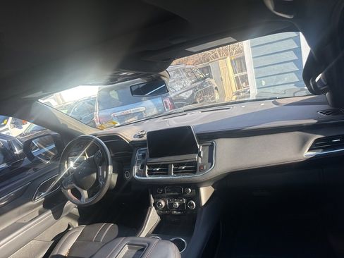 Used 2022 Chevrolet Suburban RST w/ Luxury Package image 10