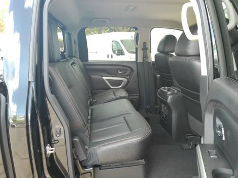 Used 2017 Nissan Titan SL RWD image 25