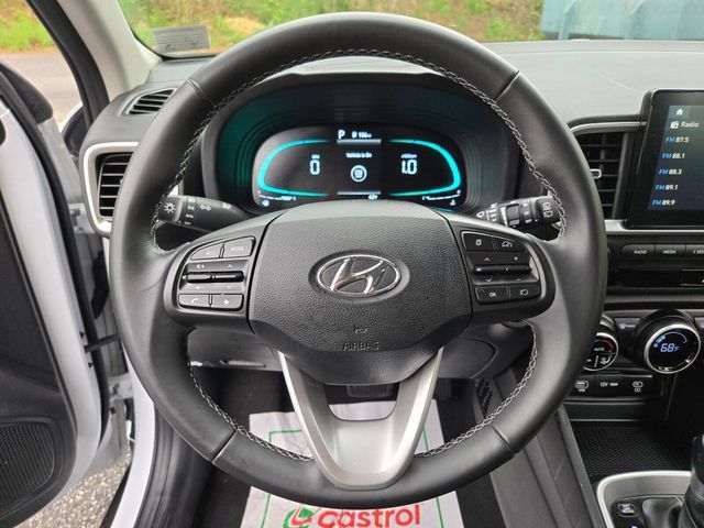 Used 2025 Hyundai Venue SEL FWD image 32