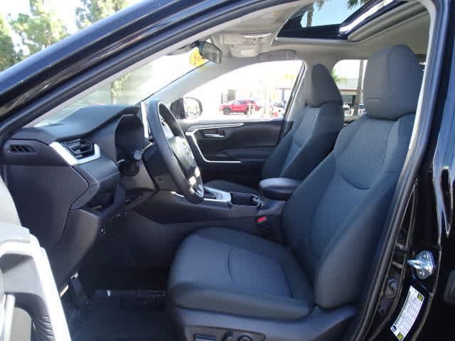 Used 2025 Toyota RAV4 XLE w/ Convenience Package FWD image 18