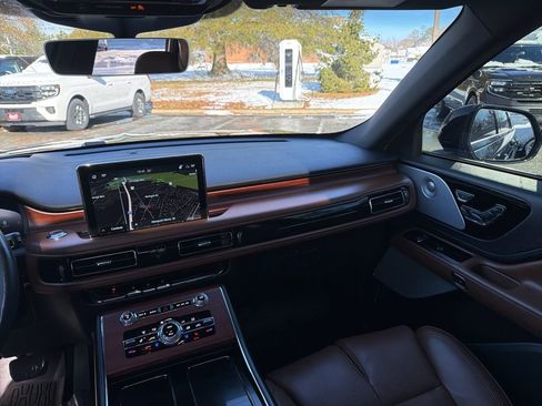Used 2022 Lincoln Aviator Reserve w/ Equipment Group 201A image 15