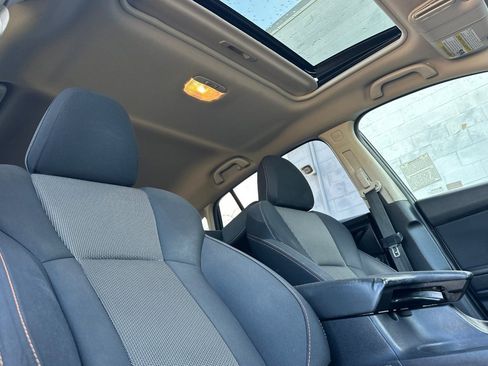 Used 2018 Subaru Crosstrek 2.0i Premium AWD/4WD image 17