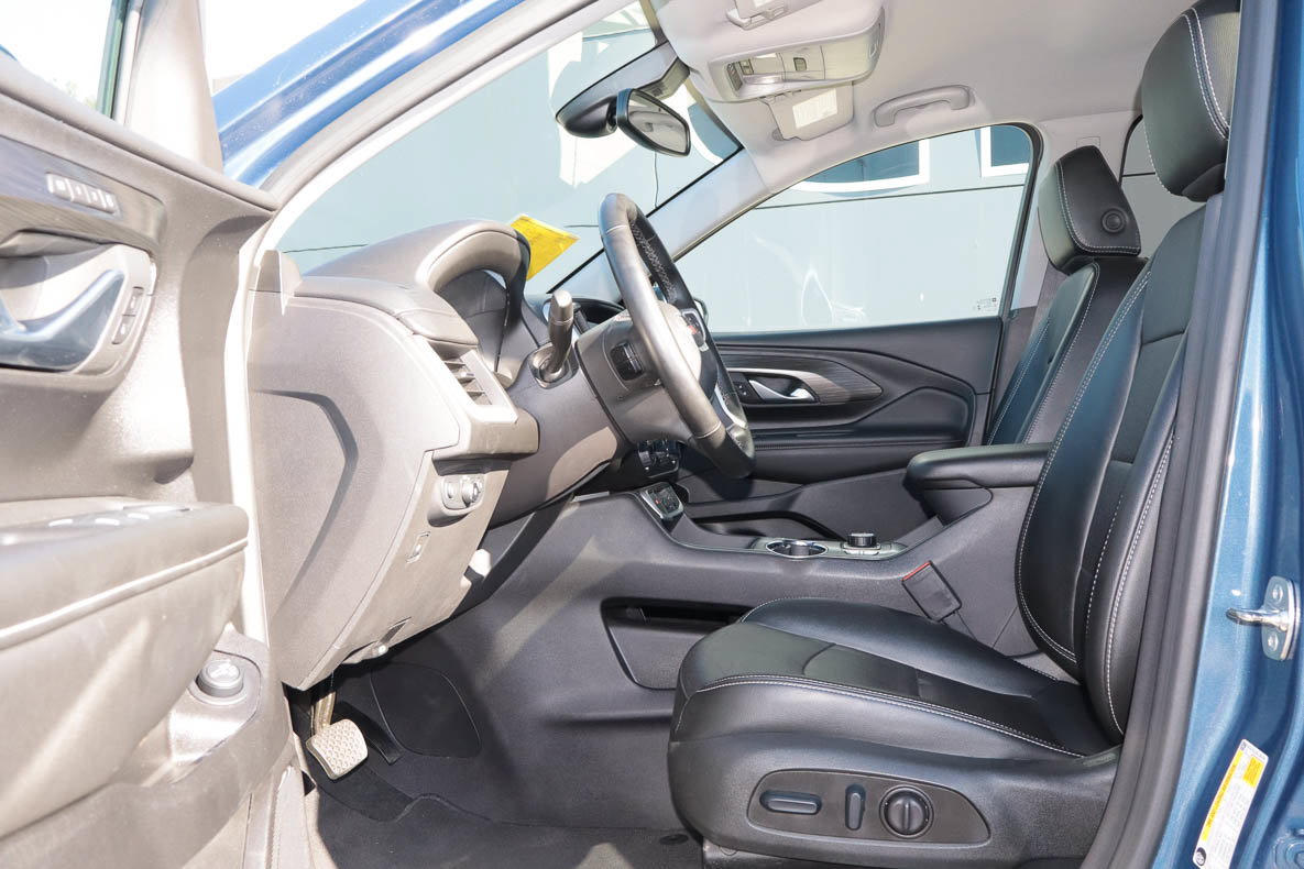 Used 2024 GMC Terrain SLT AWD/4WD image 7