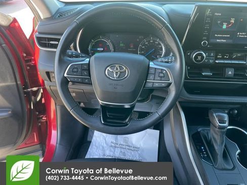 Used 2021 Toyota Highlander XLE w/ Protection Package #3 (TMS) AWD/4WD image 21