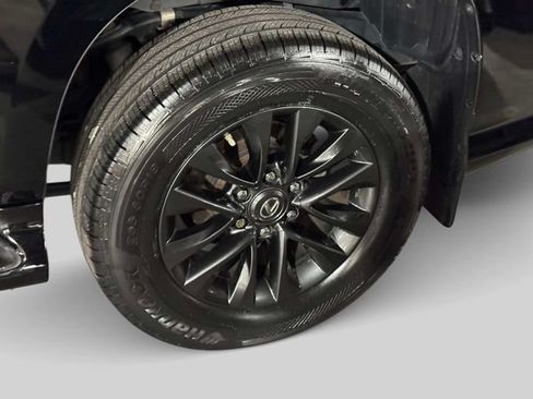 Certified 2023 Lexus GX 460 Premium w/ Premium Package AWD/4WD image 9