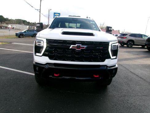 New 2026 Chevrolet Silverado 2500 ZR2 image 10