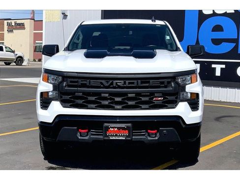 Used 2024 Chevrolet Silverado 1500 Custom Trail Boss AWD/4WD image 3