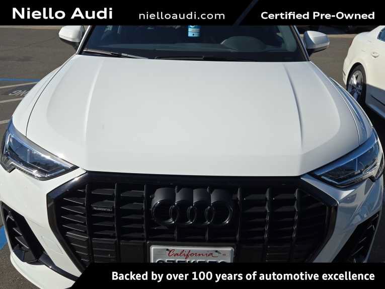 Used 2025 Audi Q3 2.0T Premium w/ Black Optic Sport Package AWD/4WD image 1