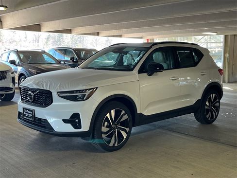 New 2026 Volvo XC40 B5 Ultra w/ Protection Package Premier image 5