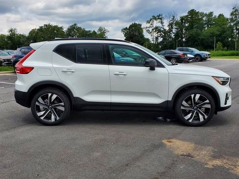 New 2026 Volvo XC40 B5 Ultra w/ Protection Package Premier image 25