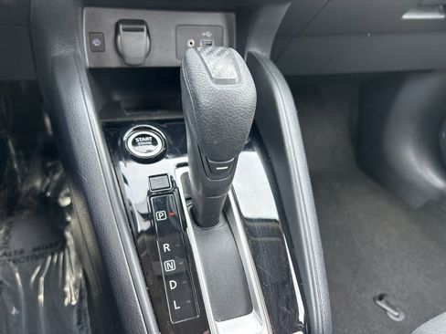 Used 2025 Nissan Versa SV FWD image 22