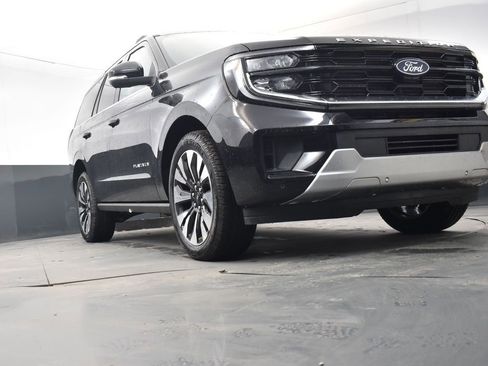 New 2026 Ford Expedition Platinum w/ Driver's Package AWD/4WD image 18