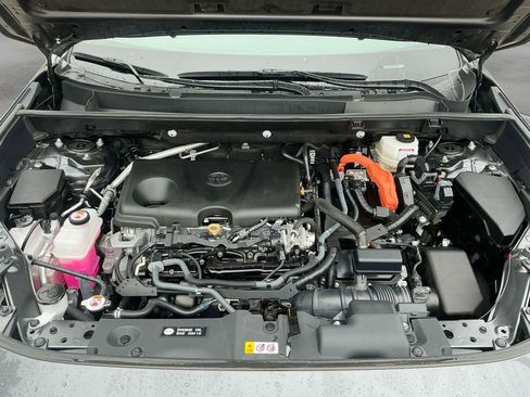 Used 2024 Toyota RAV4 XLE image 18
