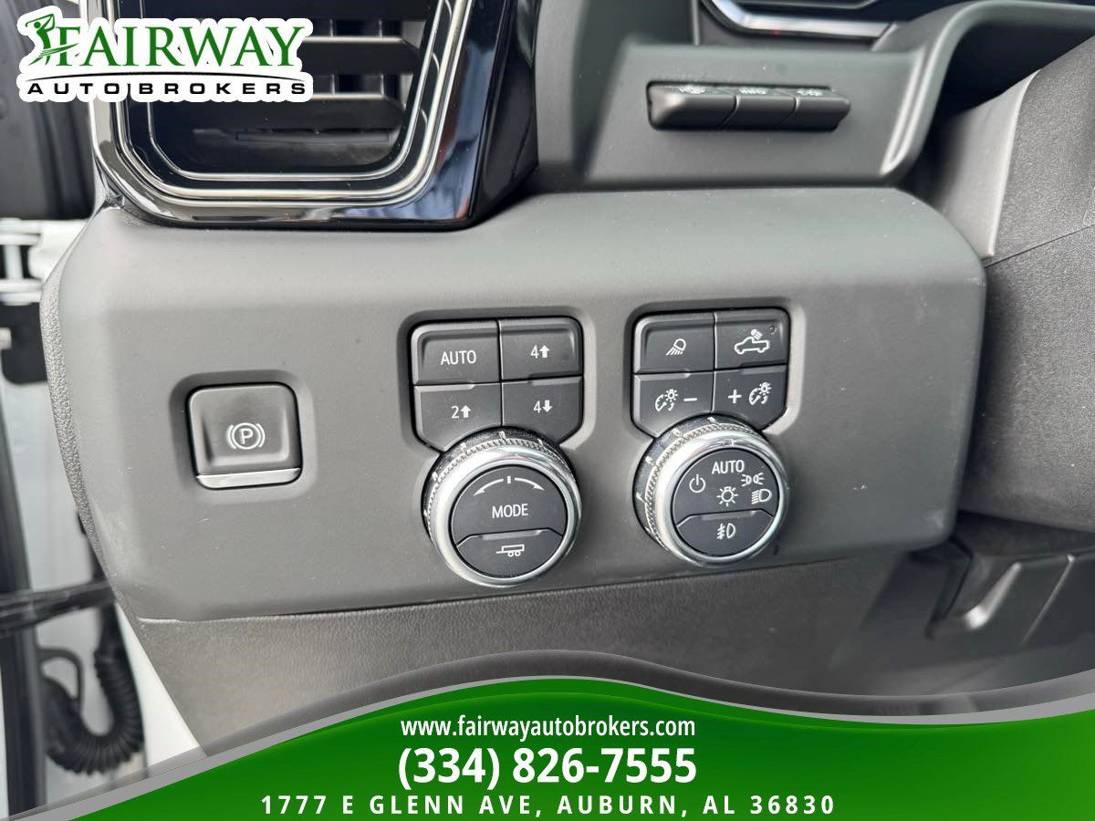Used 2024 GMC Sierra 2500 AT4 w/ AT4 Premium Plus Package AWD/4WD image 17
