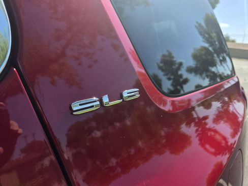 Used 2020 GMC Acadia SLE FWD image 6