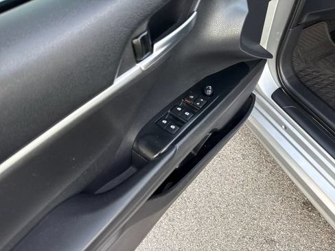 Used 2018 Toyota Camry SE w/ Audio Package FWD image 15