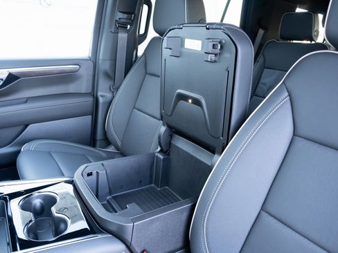 New 2026 Chevrolet Tahoe Premier image 9