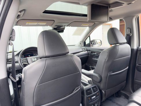 Used 2021 Honda Pilot Touring image 37