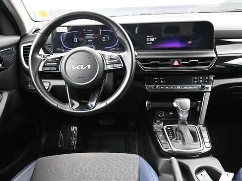 Certified 2025 Kia Seltos S AWD/4WD image 19