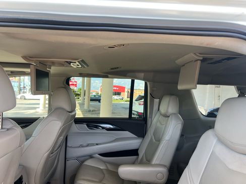 Used 2015 Cadillac Escalade ESV Premium image 8