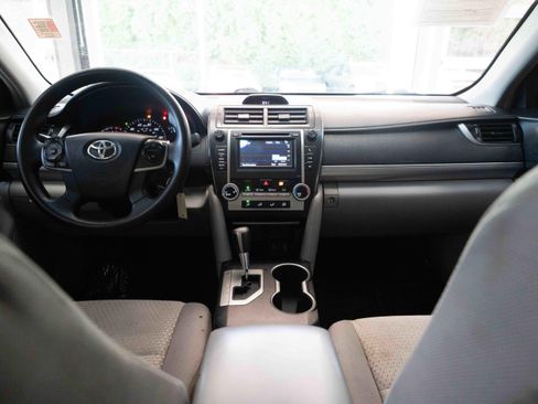 Used 2012 Toyota Camry LE FWD image 20