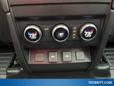 Used 2024 Land Rover Defender 110 SE AWD/4WD image 15