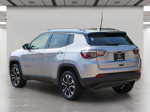 Used 2022 Jeep Compass Limited w/ Sun and Sound Group AWD/4WD image 4