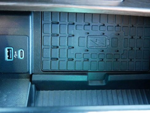 Used 2022 Ford Expedition Limited image 26