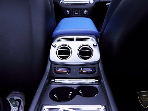 Used 2019 Rolls-Royce Dawn RWD image 68