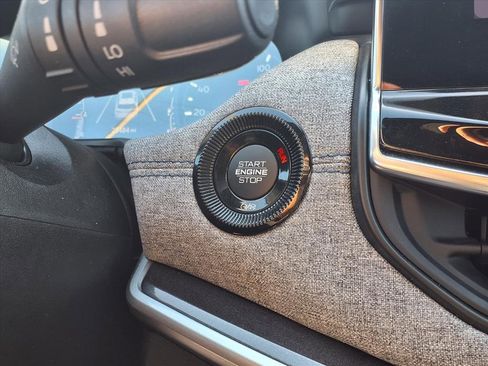 Used 2023 Jeep Compass Latitude w/ Convenience Group image 11