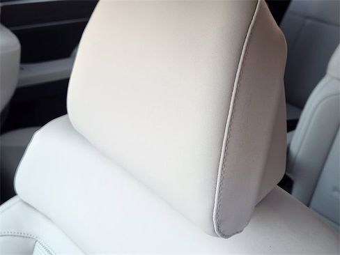 Certified 2025 Hyundai Santa Fe Calligraphy image 10