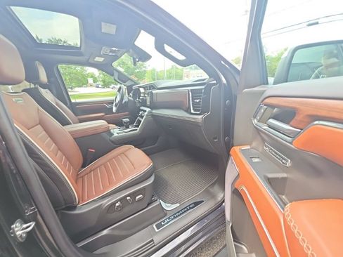 Used 2023 GMC Sierra 1500 Denali Ultimate AWD/4WD image 17