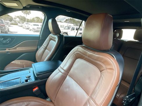 Used 2023 Lincoln Aviator Reserve image 21