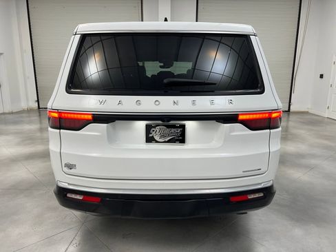 Used 2024 Jeep Wagoneer L Series II w/ Flexible Seating Group image 6