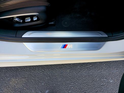 Used 2016 BMW 740i image 26