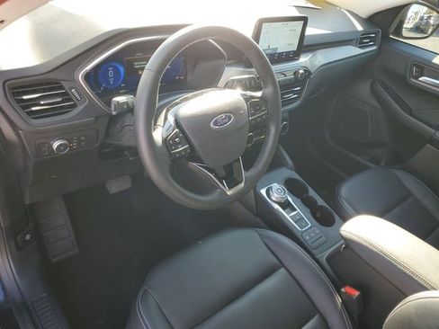 Certified 2022 Ford Escape Titanium w/ Class II Trailer Tow Package image 19