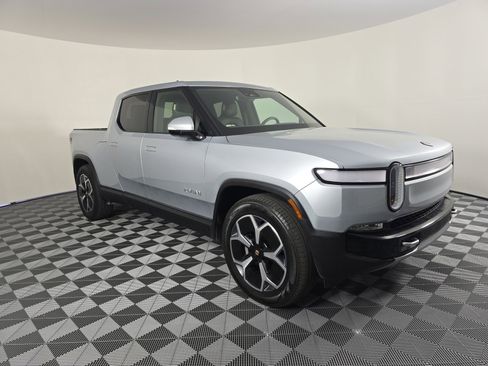 Used 2024 Rivian R1T Adventure image 7