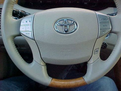 Used 2006 Toyota Avalon Limited FWD image 24