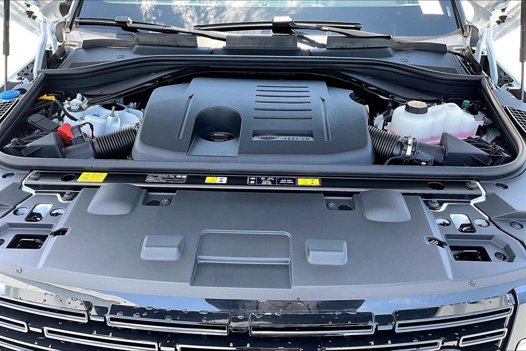 New 2026 Land Rover Range Rover Sport Dynamic SE AWD/4WD image 12