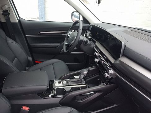 New 2025 Kia Telluride S image 7