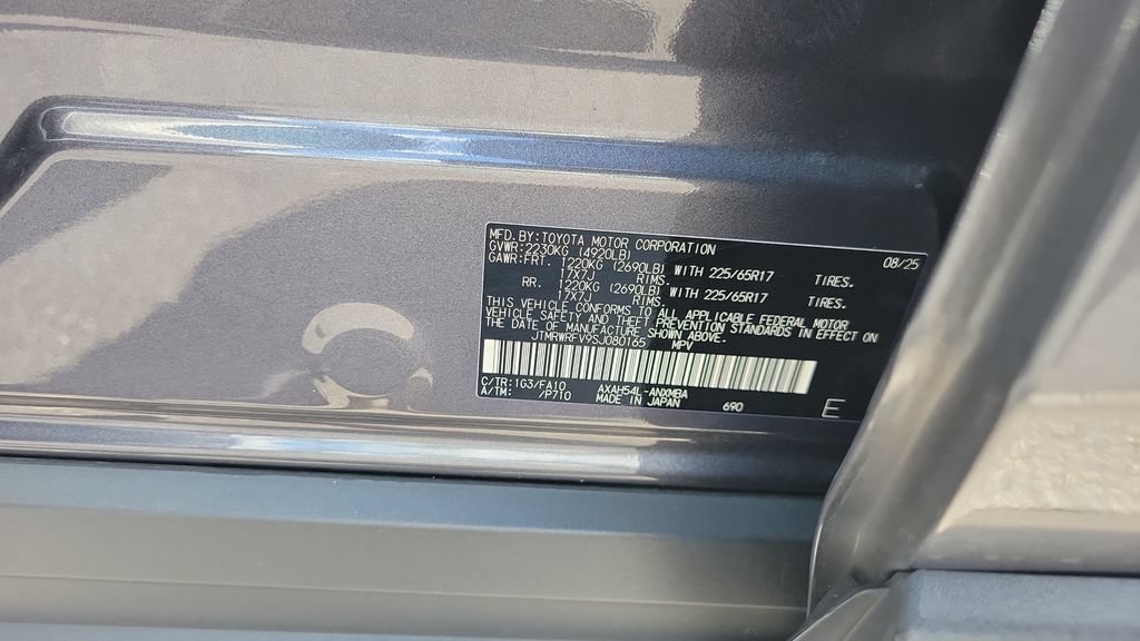Used 2025 Toyota RAV4 XLE AWD/4WD image 24