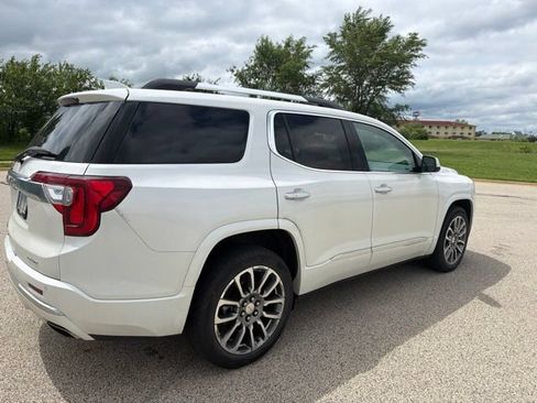 Used 2023 GMC Acadia Denali w/ Denali Ultimate Package AWD/4WD image 3