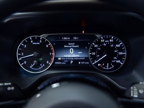 Used 2023 Nissan Rogue SV image 2